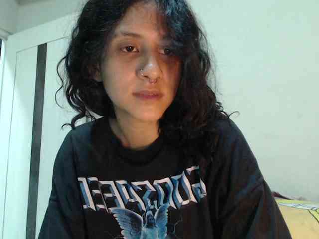 AlinaWoolf webcam