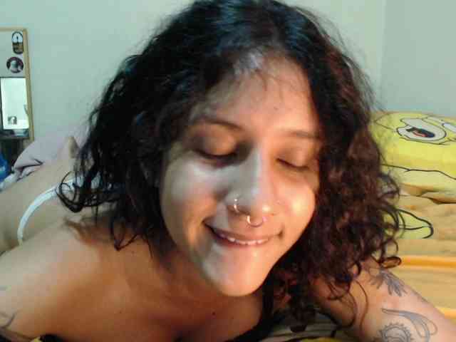 AlinaWoolf webcam