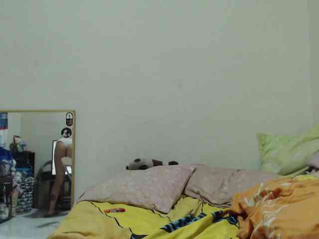 AlinaWoolf webcam