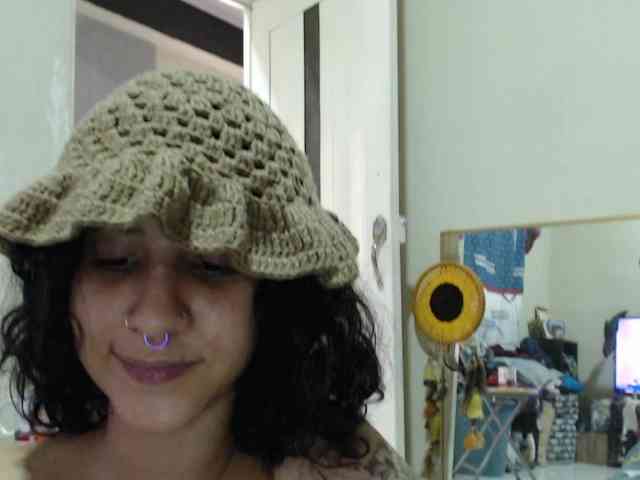 AlinaWoolf webcam