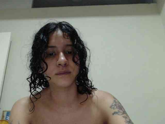 AlinaWoolf webcam