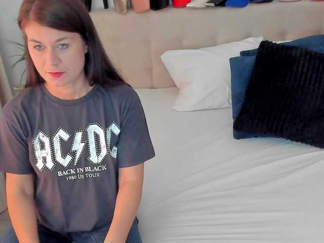 SuaveGia live cam on BongaCams