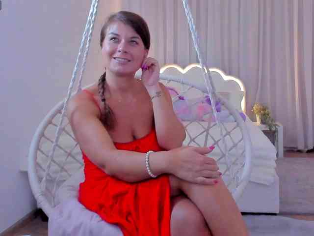 SuaveGia's webcam live show