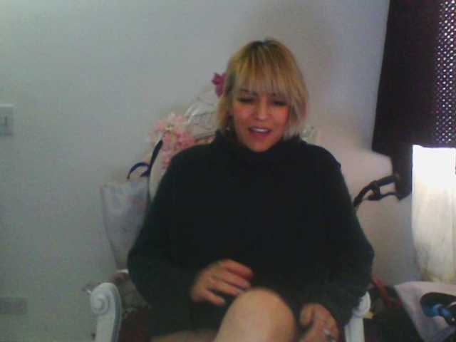 harlyqueen1 live webcam show
