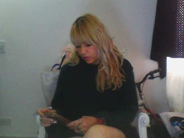 harlyqueen1 live webcam show