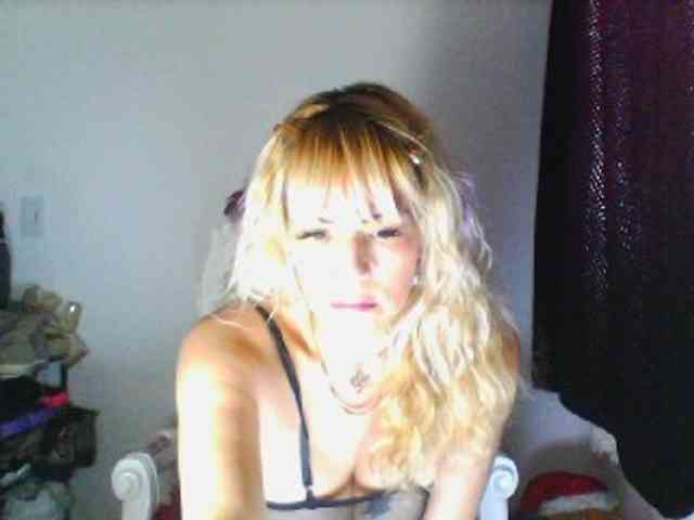 harlyqueen1 webcam
