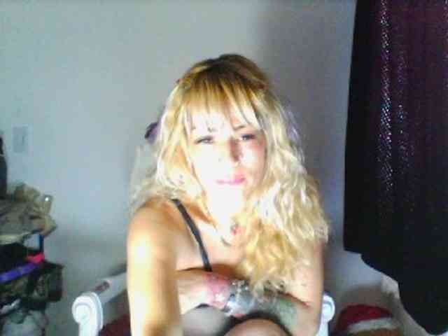 harlyqueen1 webcam