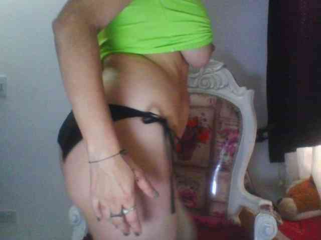 harlyqueen1 webcam