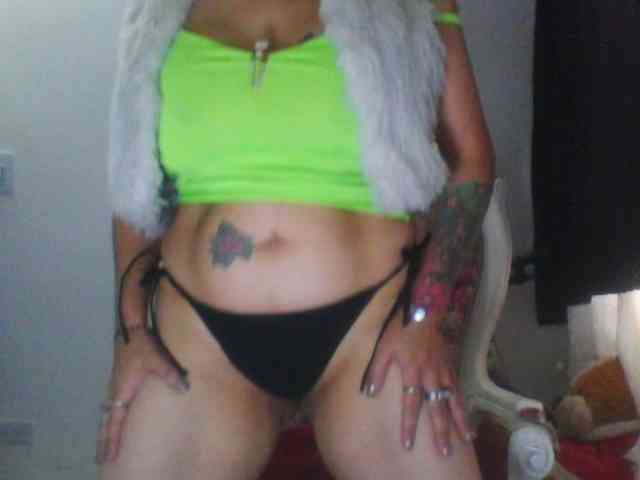 harlyqueen1 webcam