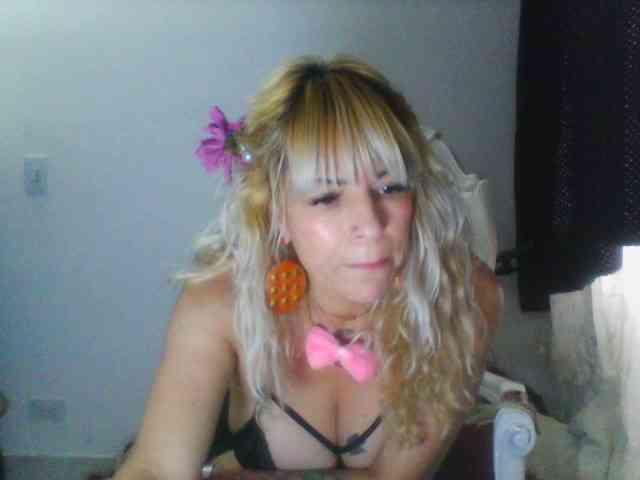 harlyqueen1 webcam