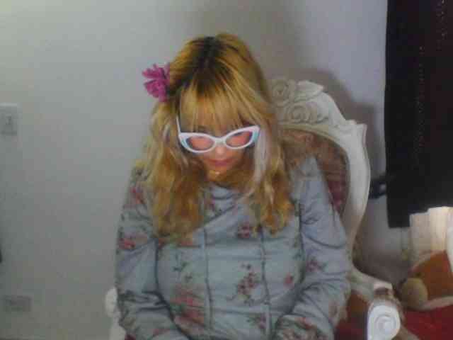 harlyqueen1 webcam