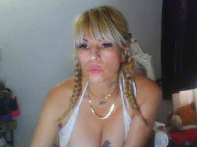 harlyqueen1 webcam