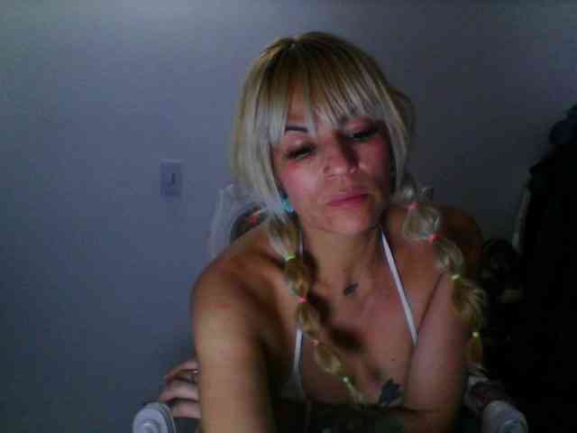 harlyqueen1 webcam