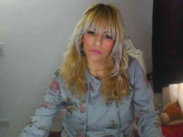 harlyqueen1 webcam