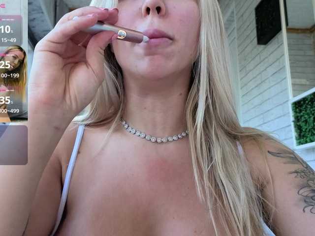 Megan-Ros live cam preview