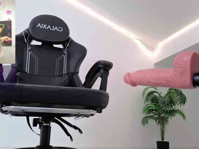 Megan-Ros webcam