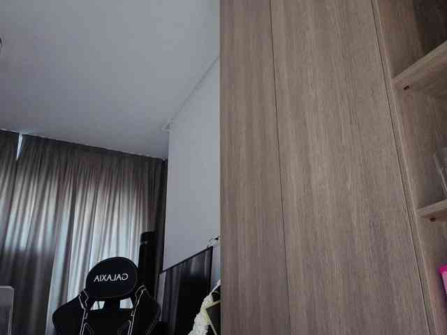 Megan-Ros webcam