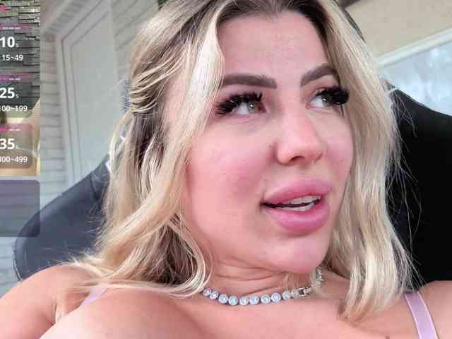 Megan-Ros webcam