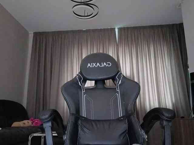 Megan-Ros webcam