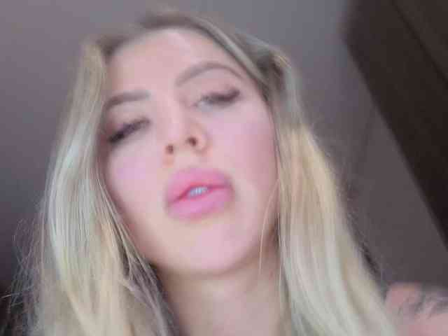 Megan-Ros webcam
