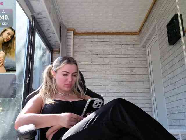 Megan-Ros webcam