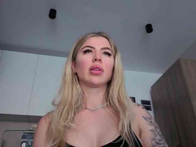 Megan-Ros webcam