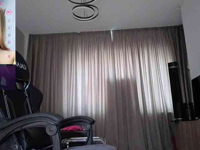 Megan-Ros webcam