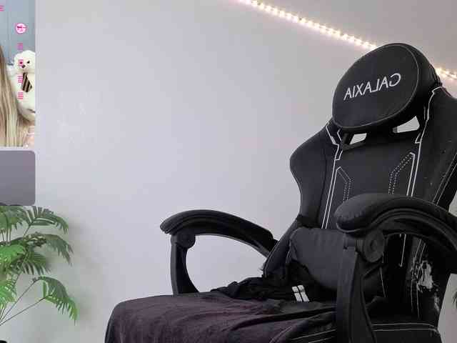 Megan-Ros webcam