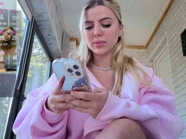 Megan-Ros webcam