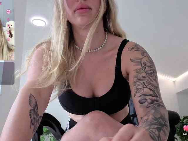 Megan-Ros webcam