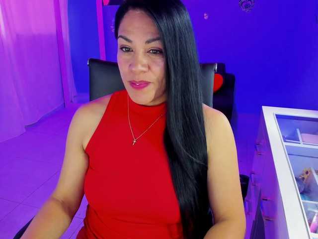 SkaterGal live webcam show