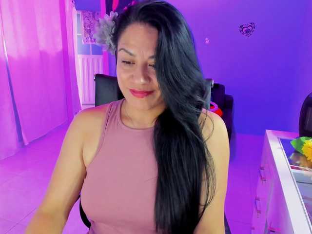 SkaterGal live cam on BongaCams