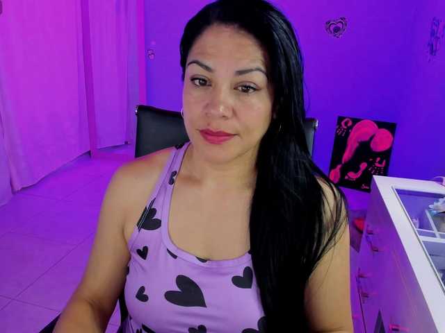 SkaterGal live cam