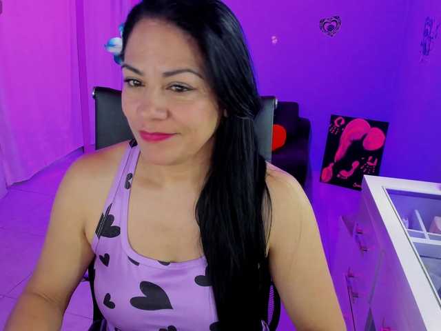 SkaterGal live cam