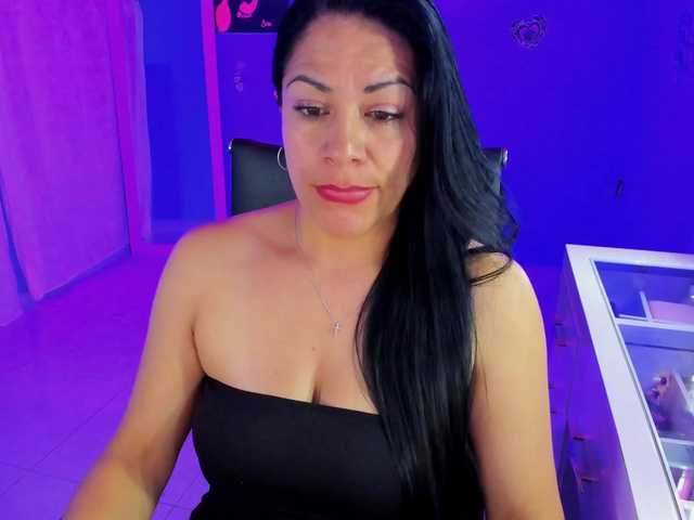SkaterGal live cam on BongaCams