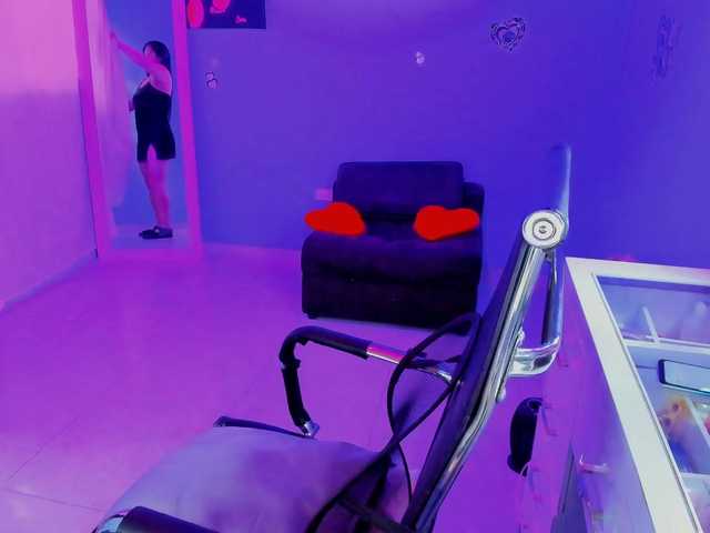 SkaterGal live webcam show