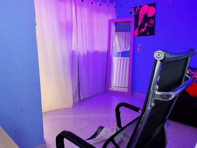 SkaterGal live cam on BongaCams