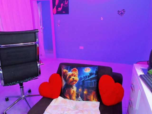 SkaterGal live cam on BongaCams