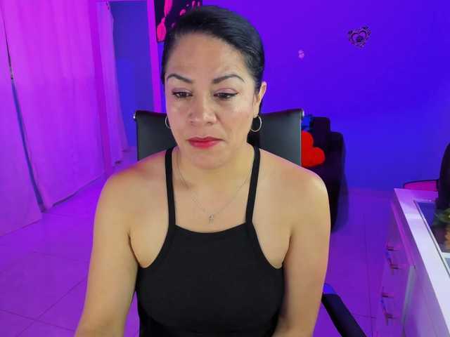 SkaterGal live cam on BongaCams