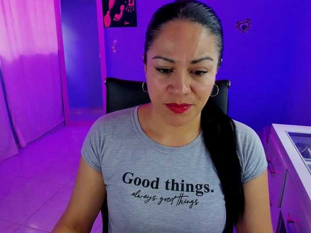 SkaterGal live cam on BongaCams
