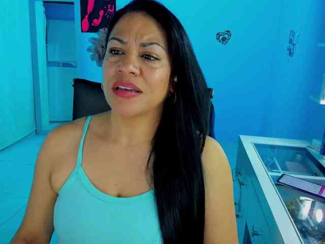 SkaterGal webcam