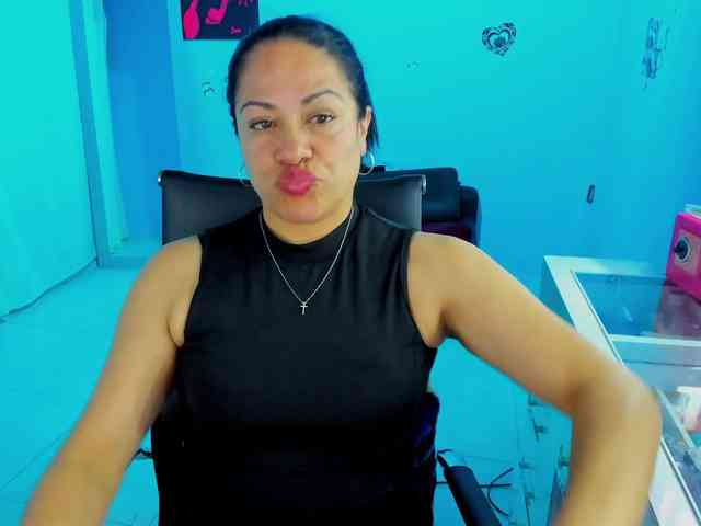 SkaterGal webcam