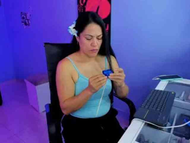 SkaterGal webcam