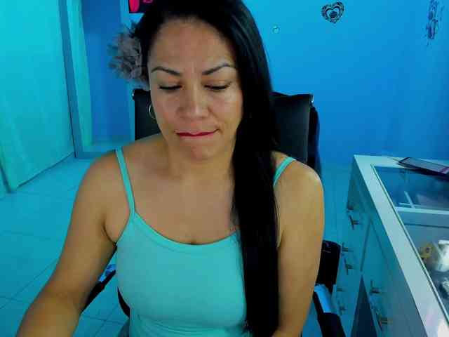 SkaterGal Live Webcam on BongaCams