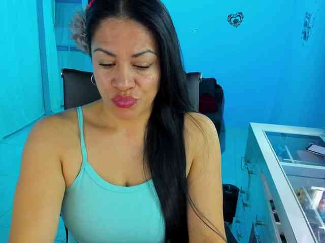 SkaterGal webcam