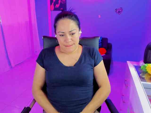 SkaterGal webcam