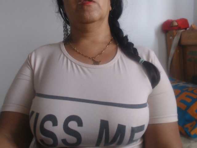Meganny2023 live cam on BongaCams