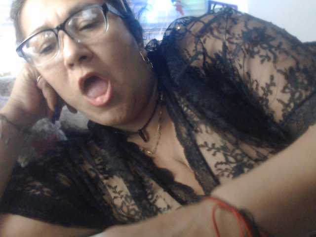 Meganny2023, en directo ahora en BongaCams
