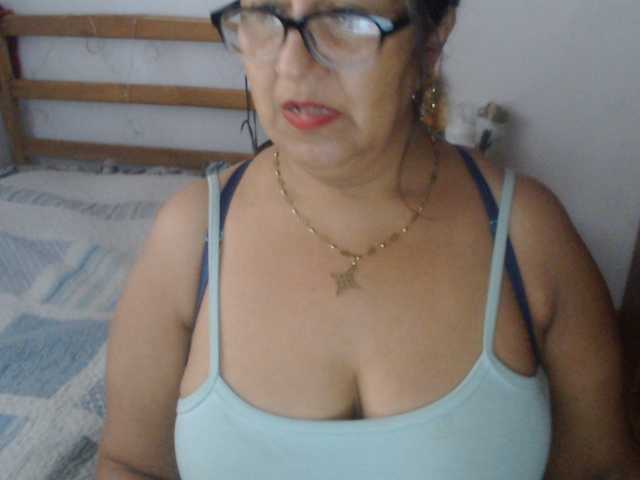 Meganny2023 live cam on BongaCams