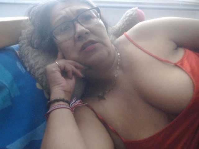 Meganny2023 live cam on BongaCams